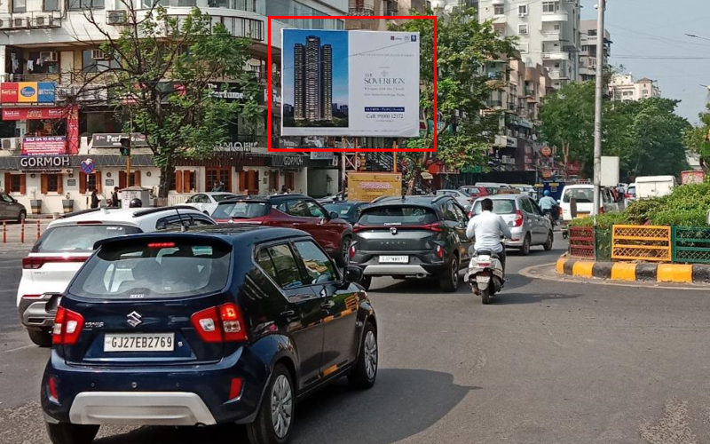 UNIPOLE : 20 X 15   JUDGES BUNGLOW CIRCLE FTC SG ROAD & JUDGES BUNGLOW TO HOTEL MARIOTT, JUDGES BUNGLOW