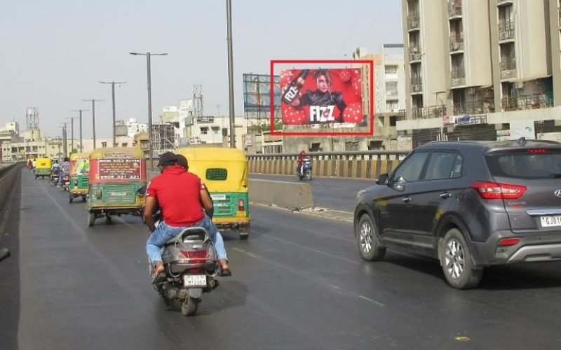 HOARDING : 30 X 20    BHATTHA, ANJALI BRIDGE TOWARDS PALDI, PALDI