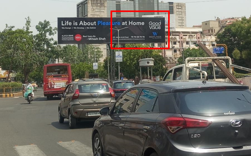 GANTRY : 24 X 12 MANSI CROSS ROAD O/S SWAMINARAYAN TEMPLE TOW. JUDGES BUNGLOW TO KESHAVBAUG CIRCLE – R, JUDGES BUNGLOW