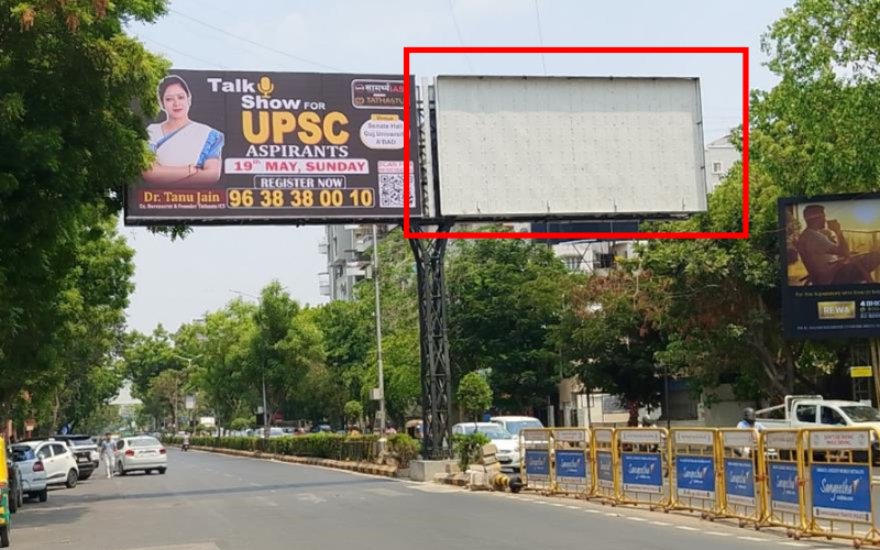 GANTRY : 24 X 12   JUDGES BUNGLOW ROAD – O/S ATITHI HOTEL TOW. PAKWAN SG ROAD TO JUDGES BUNGLOW – R, JUDGES BUNGLOW