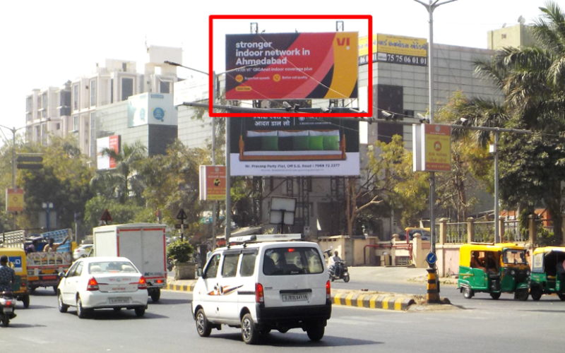 HOARDING : 30 X 15  ASHRAM ROAD VALLABHSADAN CROSS ROAD FTF INCOMETAX TO TOWNHALL CIRCLE (UP), ASHRAM ROAD