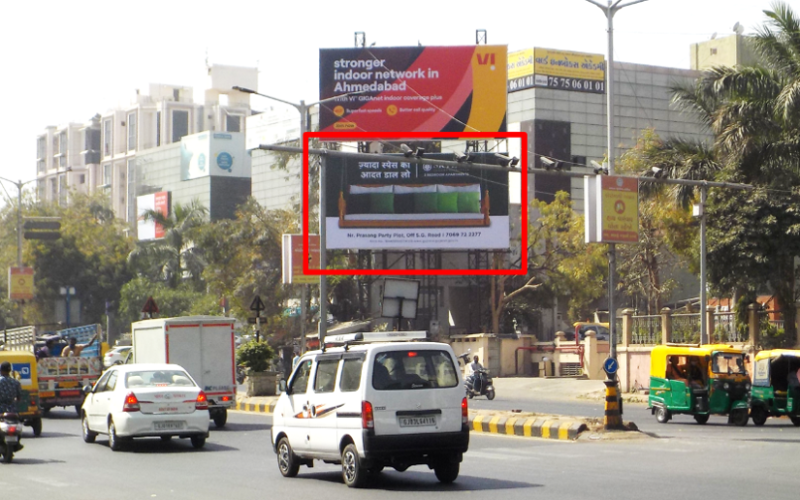 HOARDING : 30 X 15  ASHRAM ROAD VALLABHSADAN CROSS ROAD FTF INCOMETAX TO TOWNHALL CIRCLE (DN)