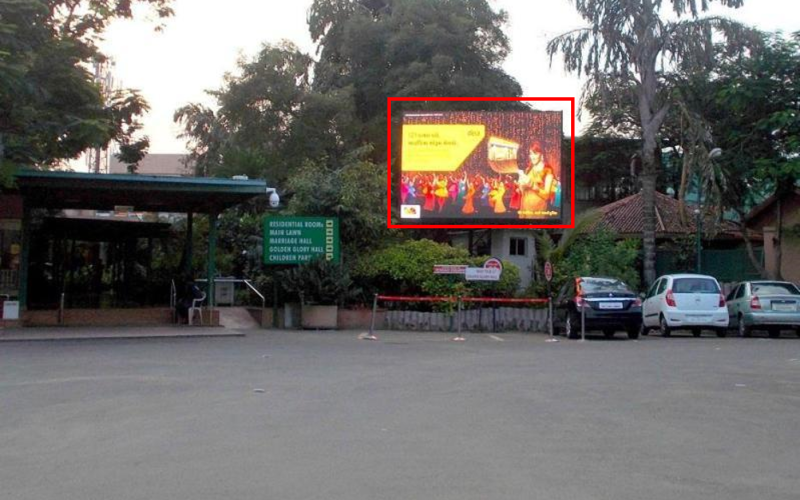 LED : 16 X 9  KARNAVATI CLUB