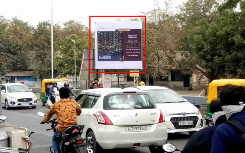 HOARDING : 15 X 15 MANINAGAR LG BRIDGE FTC LG HOSPITAL TO KHOKHRA – (R), MANINAGAR