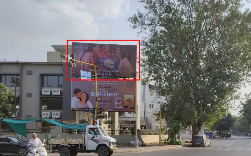 HOARDING : 30 X 15  USMNAPURA CROSS ROAD, OPP. FORTUNE LANDMARK HOTEL, ASHRAM ROAD(UP)