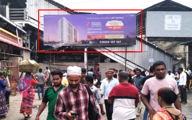 HOARDING : 30 X 10 KURLA WEST STATION ENTRY EXIT, KURLA
