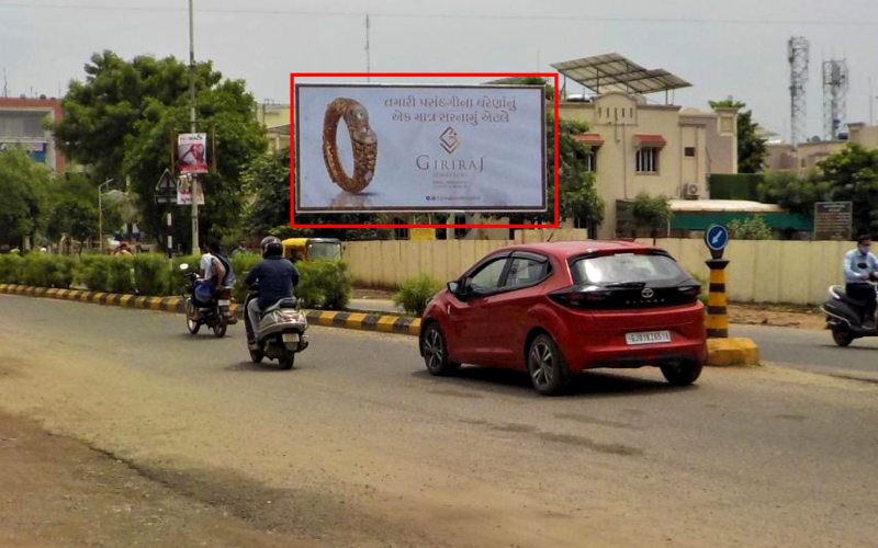 UNIPOLE : 30 X 15   NIKOL OPP. RAJHANS CINEMA TOWARDS RASPAN CHAR RASTA, NIKOL