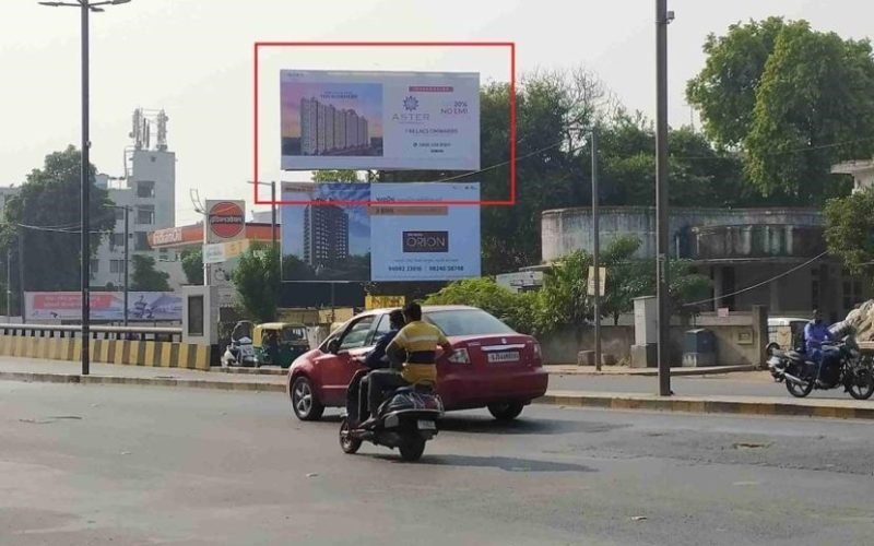 HOARDING :  30 X 15  PALDI-BHATTA-VASNA ROAD O/S PANKAJ VILLA OPP BADSHAH DAIRY FTF PALDI TO ANJALI CIRCLE (UP), PALDI 