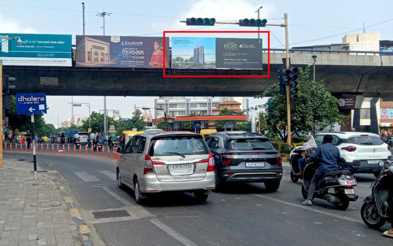 GANTRY : 30 X 10   ANJALI FLYOVER MANINAGAR / KANKARIYA TOWARDS DHARNIDHAR & MANEKBUG (R), PALDI