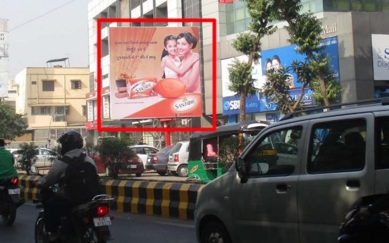 UNIPOLE : 20 X 20    AMBAWADI TO NEHRUNAGAR CIRCLE, AMBAWADI