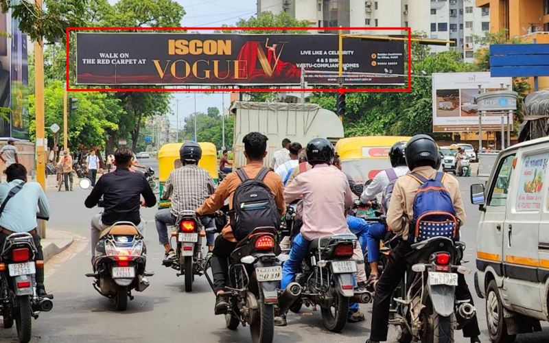 GANTRY : 86 X 13   PANCHVATI CIRCLE, CENTER POINT TOWARDS AMBAWADI, PANCHVATI 