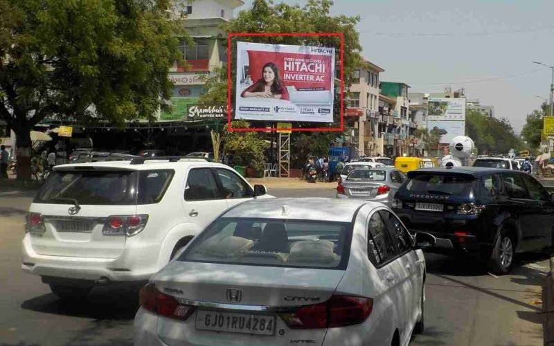 UNIPOLE : 20 X 15   PRAHALADNAGAR GARDEN OUTSIDE SHAMBHU COFFEE BAR