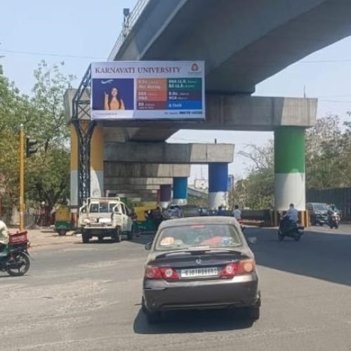 HOARDING : 20 X 10   S.G HIGHWAY THALTEJ CIRCLE TOW. DRIVE-IN ROAD, SG HIGHWAY 