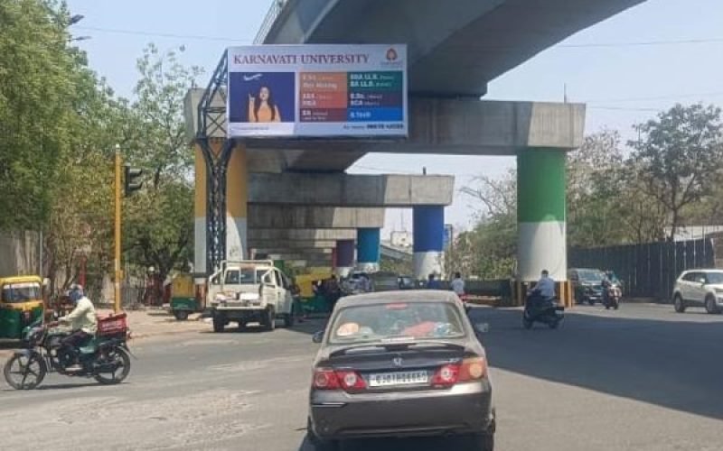 HOARDING : 20 X 10   S.G HIGHWAY THALTEJ CIRCLE TOW. DRIVE-IN ROAD, SG HIGHWAY 
