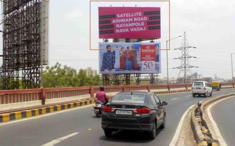 HOARDING : 30 X 15    SABARMATI FLYOVER, CHANDKHEDA TO RTO (L) (UP2)