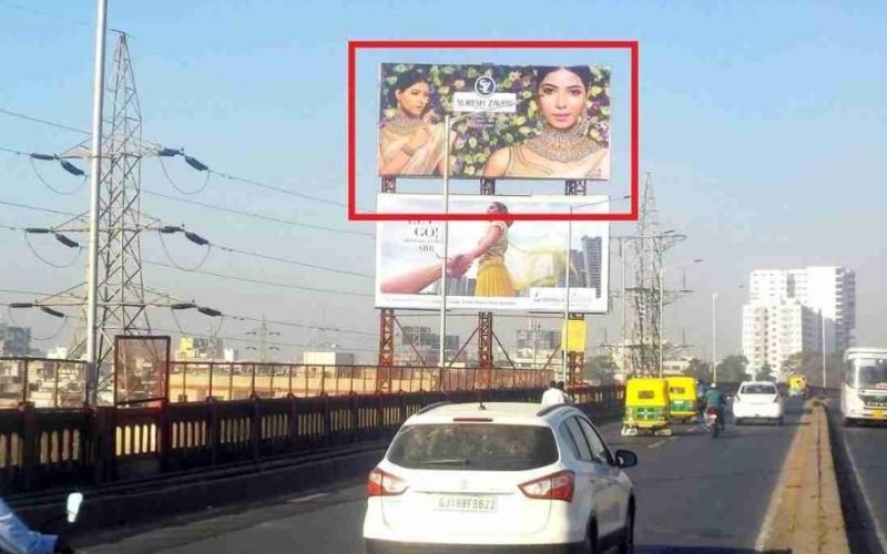 HOARDING : 30 X 15   SABARMATI FLYOVER, CHANDKHEDA TO RTO (L) (UP3), SABARMATI FLYOVER