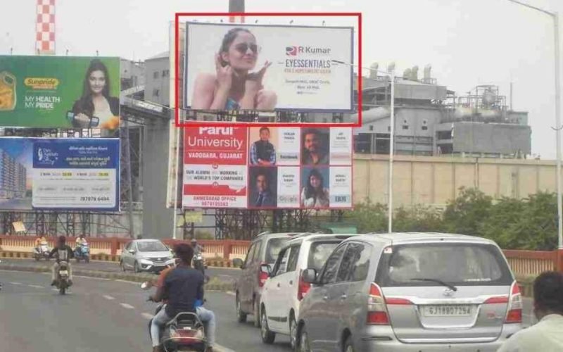 HOARDING : 30 X 15    SABARMATI FLYOVER, RTO TO CHANDKHEDA (R) (U1), SABARMATI FLYOVER