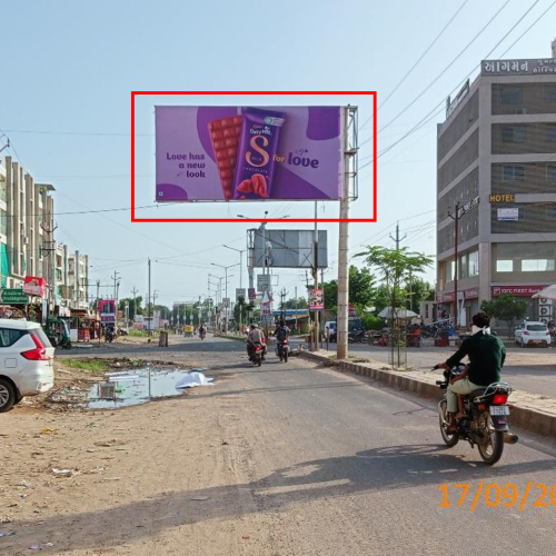 GANTRY : 20 X 10     OPP IDFC BANK MUNI ASHRAM ROAD TOWARDS GHODAGADI CIRCLE, SANAND