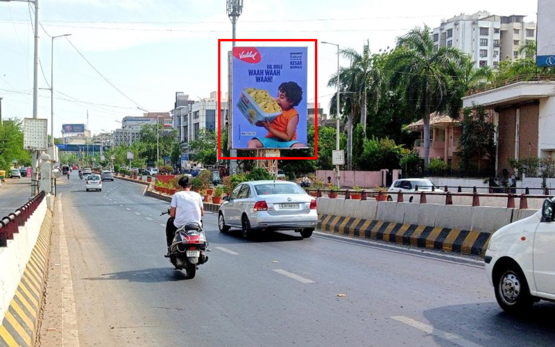 UNIPOLE : 15 X 20    SHYAMAL SHIVRANJANI ROAD  FTF KESHAVBAUG ,IIM TO SHYMAL CIRCLE, SHYAMAL