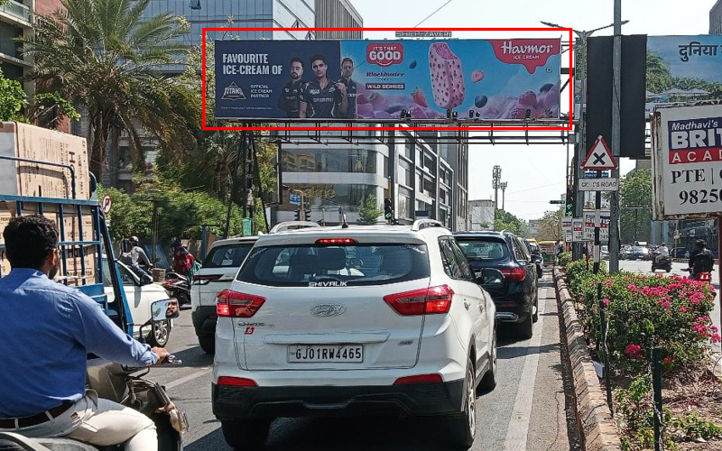 GANTRY : 45 X 10   SHYAMAL CROSS ROAD  FTF PRAHLADNAGAR TO SHYAMAL JUNCTION – LEFT, SHYAMAL