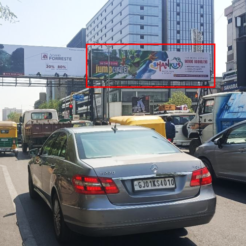 GANTRY : 45 X 10    SHYAMAL CROSS ROAD  FTF PRAHLADNAGAR TO SHYAMAL JUNCTION – RIGHT, SHYAMAL