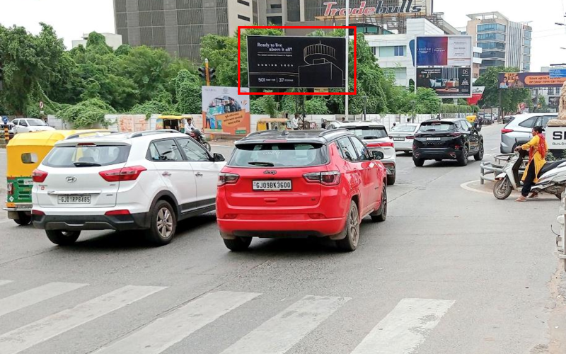 UNIPOLE : 20 X 10   SINDHUBHAVAN ROAD, BAJARANJ SUPER MARKET , TOWARDS S.G.HIGHWAY, SINDHUBHAVAN