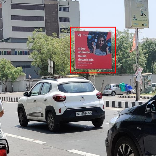 UNIPOLE : 15 X 15  SINDUBHAVAN ROAD OPP ARMEDIA FTF RING ROAD  TO  PAKWAN CIRCLE , JUDGES BUNGLOW ROAD, SINDUBHAVAN 