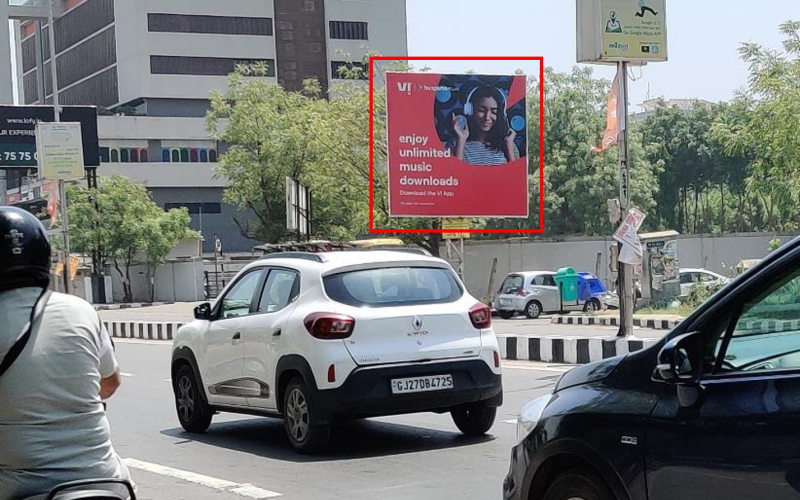 UNIPOLE : 15 X 15  SINDUBHAVAN ROAD OPP ARMEDIA FTF RING ROAD  TO  PAKWAN CIRCLE , JUDGES BUNGLOW ROAD, SINDUBHAVAN 