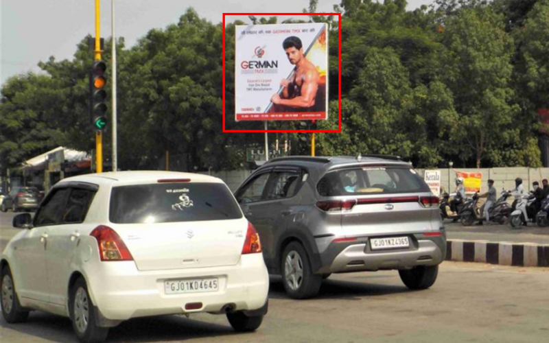 UNIPOLE : 14 X 14      SINDUBHAVAN ROAD NR. MANGO RESTAURANT JUGGERNAUT CROSS RD FTF RING ROAD  TO  PAKWAN CIRCLE, SINDUBHAVAN