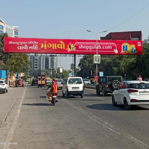 GANTRY : 95 X 10   SINDHUBHAVAN ROAD,TAJ HOTEL TO PAKWAN,NR. BINORI, SINDHUBHAVAN