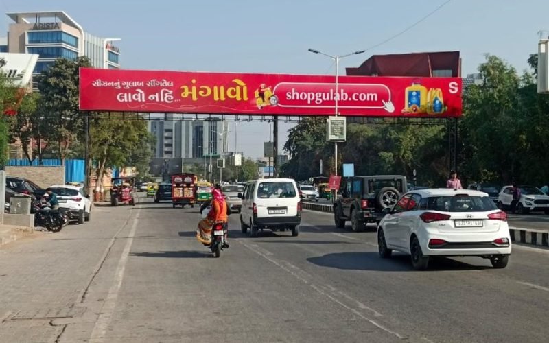 GANTRY : 95 X 10   SINDHUBHAVAN ROAD,TAJ HOTEL TO PAKWAN,NR. BINORI, SINDHUBHAVAN