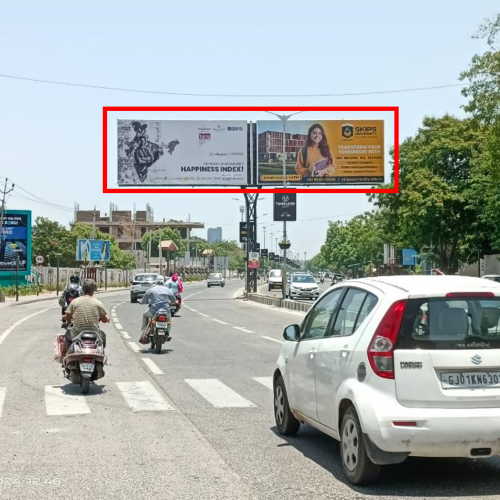 GANTRY : 50 X 12   SINDHUBHAVAN ROAD NR. SHOTT GAME TOW. SP RING ROAD TO SG ROAD PAKWAN CIRCLE, SINDHUBHAVAN
