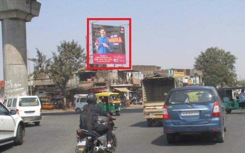 HOARDING : 20 X 20 APMC CROSS ROAD, SARKHEJ ROAD, Vasna