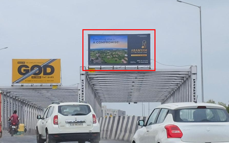 HOARDING : 20 X 10  THALTEJ – SHILAJ FLYOVER, FACING TOWARDS THALTEJ TO SHILAJ – R, THALTEJ – SHILAJ