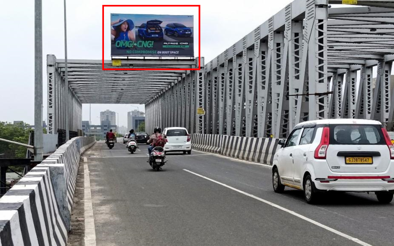 HOARDING : 20 X 10   THALTEJ – SHILAJ FLYOVER, FACING TOWARDS SHILAJ TO THALTEJ – L, THALTEJ – SHILAJ
