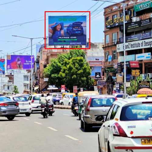 HOARDING : 25 X 20   VASTRAPUR LAKE TOWARDS IIM, VASTRAPUR