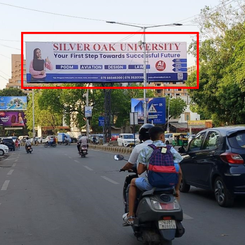 GANTRY : VASTRAPUR LAKE NR. SANJIVANI HOSPITAL TOW. MANSI CIRCLE / IIM TO BODAKDEV SG ROAD, VASTRAPUR