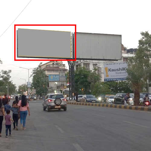 GANTRY : 24 X 12    VASTRAPUR LAKE O/S CHINMAY CRYSTAL TOW.BODAKDEV SG ROAD TO MANSI CIRCLE / IIM – L, VASTRAPUR