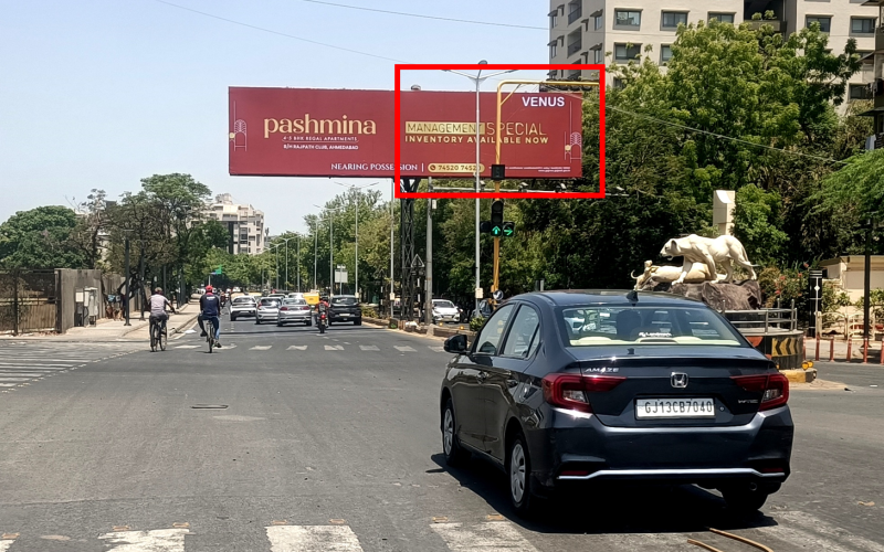 GANTRY : 24 X 12  BODAKDEV NFD CIRCLE FCG SG ROAD TOWARDS VASTRAPUR – R, BODAKDEV