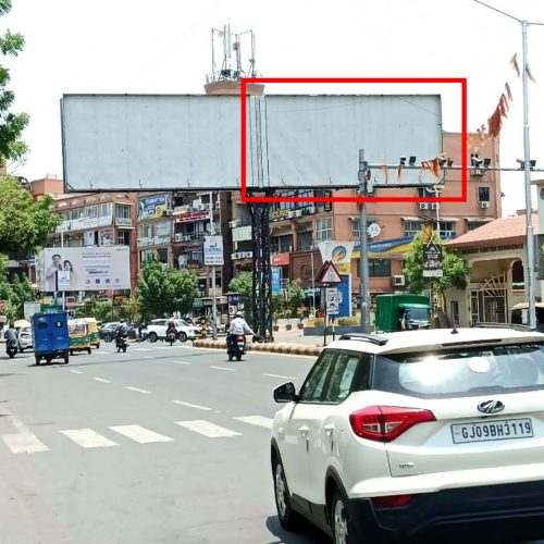 GANTRY : 24 X 12    VASTRAPUR LAKE O/S SARDAR CENTER TOW.BODAKDEV SG ROAD TO IIM – R, VASTRAPUR