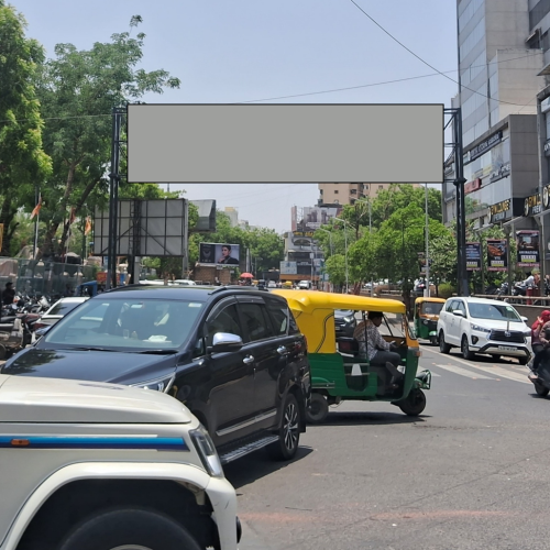 GANTRY : 42 X 10   VASTRAPUR LAKE NR. AHMEDABAD ONE MALL TOW. BODAKDEV/ SANJIVANI HOSPITAL, VASTRAPUR