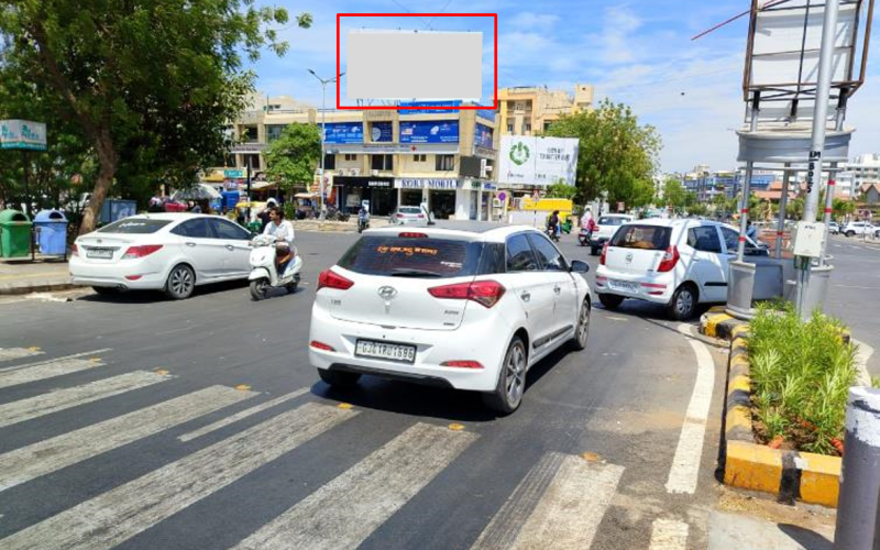 HOARDING : 41 X 21 RASPAN CIRCLE, NIKOL