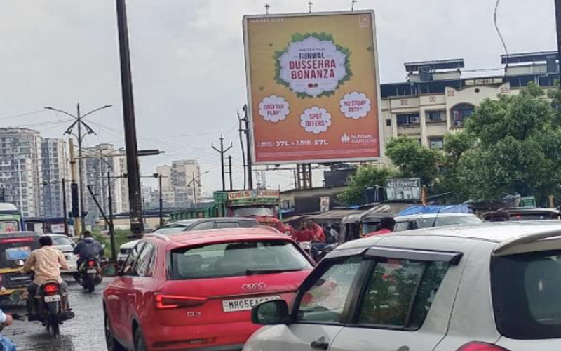 HOARDING : 30 X 40  CHAKKI NAKA JUNCTION TRAFFIC FROM KALYAN,ULLASNAGAR