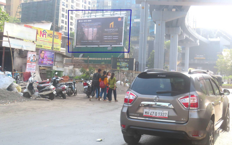 HOARDING : 40 X 20 ON LINK ROAD, NEAR CHITRAKUT, ANDHERI