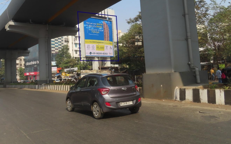 HOARDING : 40 X 40 ON LINK ROAD, OPP. INORBIT, GOREGAON