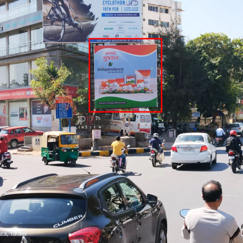 UNIPOLE : 14 X 14  AMBAWADI OPP. RAJ STATIONERY FTF EXCISE CHOWKI TO NEHARUNAGAR CIRCLE, AMBAWADI 