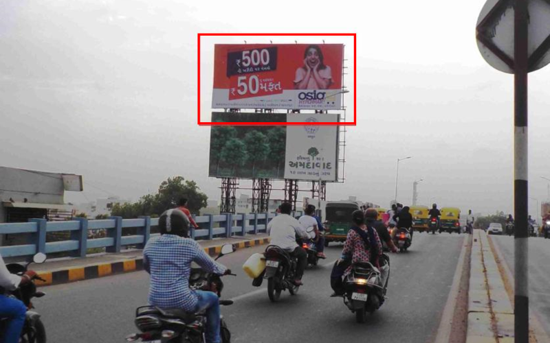 HOARDING : 30 X 15   CHANDLODIYA FLYOVER, NIRNAY NAGAR TO GODREJ GARDEN CITY GOTA – (UP), CHANDLODIYA