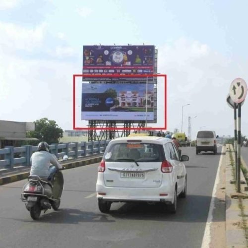 HOARDING : 30 X 15   CHANDLODIYA FLYOVER, NIRNAY NAGAR TO GODREJ GARDEN CITY GOTA – (DN), CHANDLODIYA