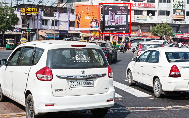 UNIPOLE : 14 X 14  OPP.EXPRESSWAY CITY ENTRY FACING FORM BARODA TO AHMADABAD  – R, CTM
