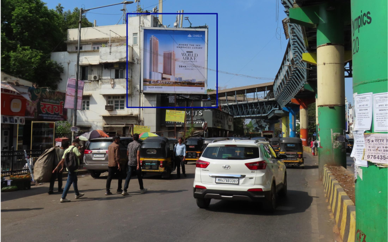 HOARDING : 20 X 20 ON SV ROAD, OPP STATION, BORIVALI